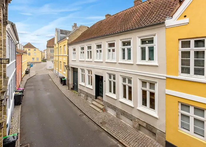 Atmospheric In Haderslev's Old Town Daire *